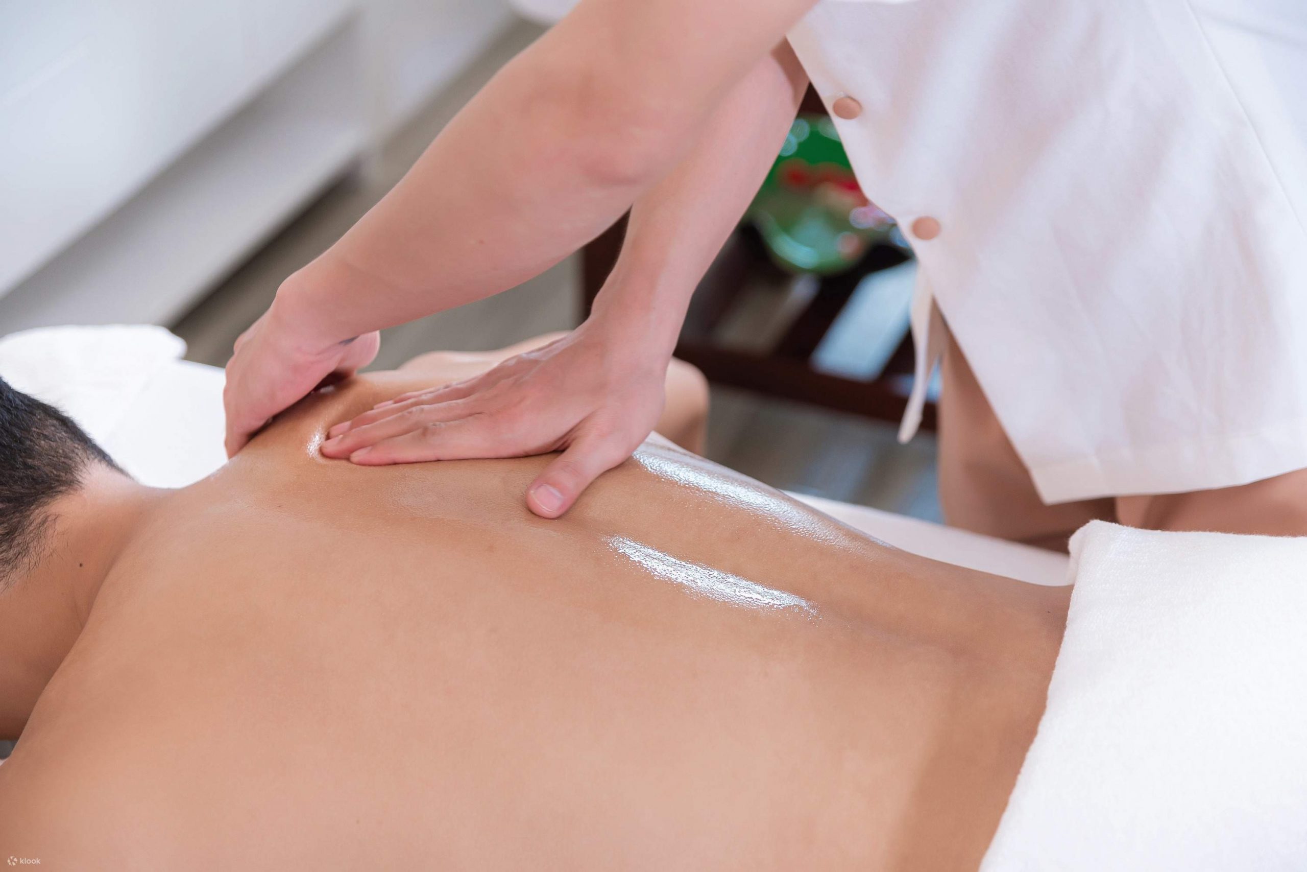 Massaging Guide: How Does Massage Therapist In Irving Work?